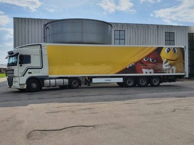 M&M trailer