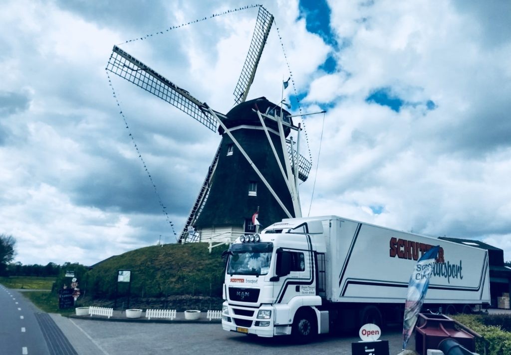 Schutter Transport bij een molen